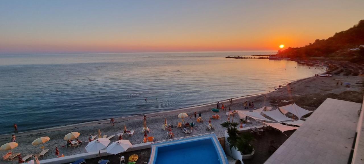 Sea&Sun&Sand Luxury Apartment In Дуррес Екстер'єр фото